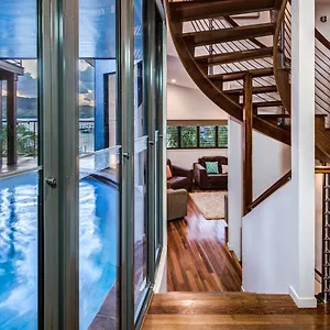 nautilus-on-hamilton-island.queenslandhotels.net/